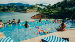 Viajero Guatapé Hostel & Lake Club